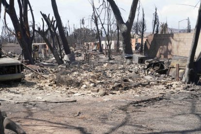 Imágenes de la isla de Maui, en Háwai, devastada tras el incendio que comenzó el martes 8 de agosto de 2023 y que continúa arrasando las islas.