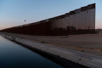 Muro en la frontera con México.