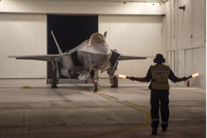 Un avión israelí se prepara para despegar en una foro de 2022.