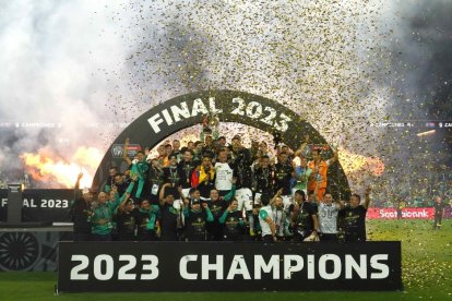 Club León se proclama campeón de la Concacaf Liga de Campeones tras derrotar a Los Ángeles FC por 3-1 en el cómputo global de la final.