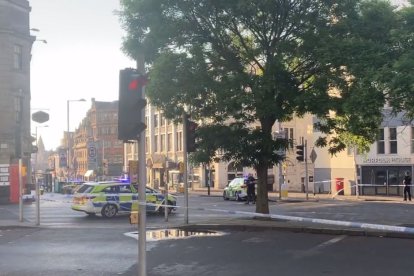 La Policía de Nottingham acordona varias zonas de la ciudad.