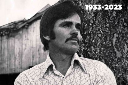 Imagen archivo de Cormac McCarthy publicada en la contraportada de la primera edición de su novela 'Hijo de Dios' en 1973.