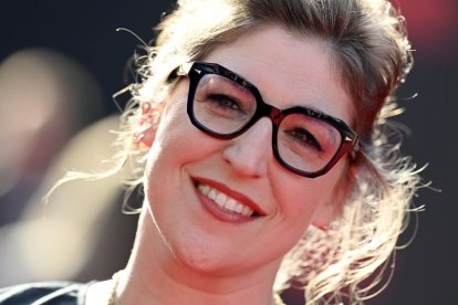 La actriz y presentadora Mayim Bialik durante la premiere de 'Doctor Strange and the Multiverse of Madness'.