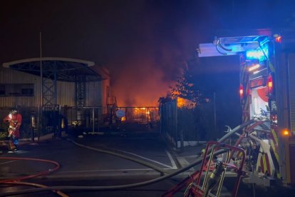 Un incendio en la región de Isla de Francia.