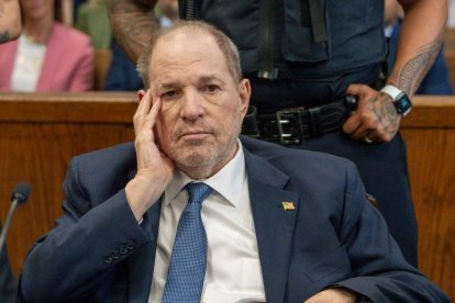 El ex productor de cine Harvey Weinstein llega al Tribunal Penal de Manhattan en Nueva York el 1 de mayo de 2024