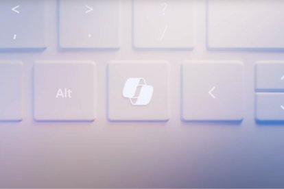 Captura de pantalla del vídeo promocional que realizó Microsoft para anunciar su nueva tecla Copilot.