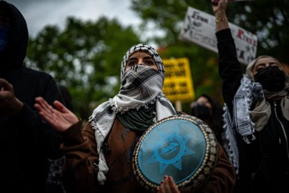 Estudiantes de la Universidad George Washington en una protesta pro-Palestina.