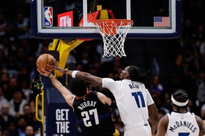 La defensa de los Timberwolves deja a los Nuggets al borde del abismo.