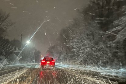 Imagen de una carretera en Nueva Jersey afectada por una gran tormenta invernal el pasado 7 de enero de 2024.