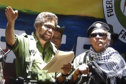 Sorpresa en Colombia: Iván Márquez, un líder guerrillero previamente dado por muerto, reaparece en un vídeo respaldando la polémica Constituyente del presidente Petro