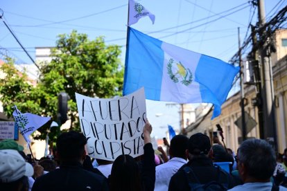 Crisis en Guatemala: las tensiones en el Congreso provocan retraso en la investidura del presidente electo