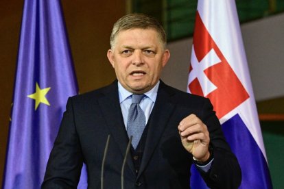 El primer ministro eslovaco, Robert Fico, habla durante una conferencia de prensa con la canciller alemana (invisible) en la Cancillería de Berlín, el 24 de enero de 2024.