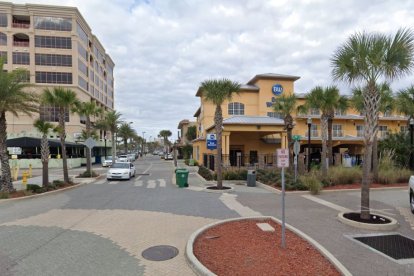 Un tiroteo en Jacksonville Beach deja al menos un muerto y dos heridos.