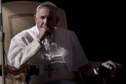 “Nadie se escandaliza si doy mi bendición a un empresario explotador”: el papa Francisco llama “hipócritas” a los que critican las bendiciones de homosexuales
