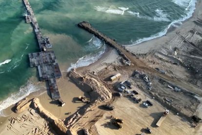 Muro flotante construido por Estados Unidos en la Franja de Gaza.