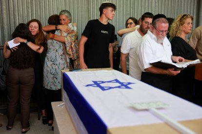 Funeral de Shani Louk, una joven germno-israelí asesinada por Hamás el 7 de octubre.