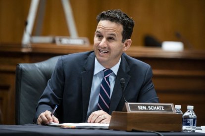 El senador demócrata por Hawái Brian Schatz