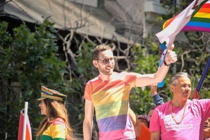 Scott Wiener, durante el desfile del Orgullo en 2022.