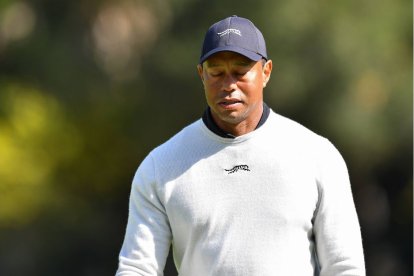 Tiger Woods durante la primera ronda del Genesis Invitational el 15 de febrero de 2024,