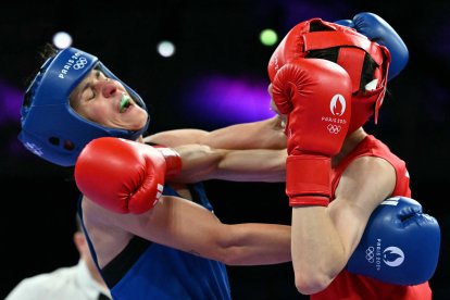 La boxeadora búlgara que cayó ante la atleta con cromosomas “XY” Lin Yu-ting hace una fuerte protesta tras sufrir la eliminación