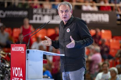 José Luis Rodríguez Zapatero, ex presidente del Gobierno y líder del PSOE, durante el acto de clausura de la campaña electoral del PSOE para las elecciones al Parlamento Europeo el 7 de junio de 2024, en Madrid, España.