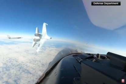 Un caza ruso realiza una maniobra peligrosa cerca de un avión estadounidense, NORAD