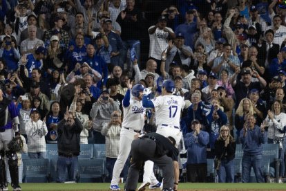 Los Dodgers celebran carrera de Ohtani