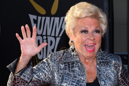 Mitzi Gaynor en la alfombra roja del estreno de 