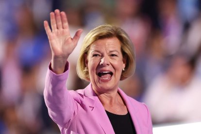 La demócrata Tammy Baldwin (D-WI)