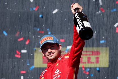 LECLERC Charles, Scuderia Ferrari SF-24, retrato de la celebración del podio durante el Gran Premio Pirelli de Estados Unidos.