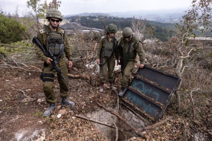 Las Fuerzas de Defensa de Israel indican la ubicación de un túnel de Hezbolá en Líbano.