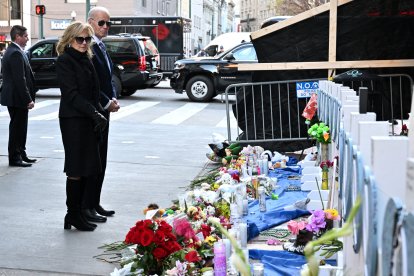 Joe y Jill Biden rinden homenaje a las víctimas del atentado terrorista en Bourbon Street