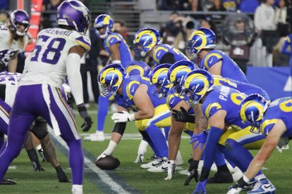 La línea ofensiva de la Rams en el último cuarto contra los Minnesota Vikings