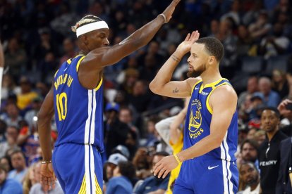 Jimmy Butler y Stephen Curry