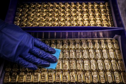 Gold bullion