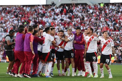River players celebrate the win over Boca.