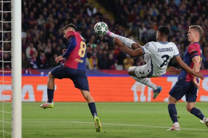 Denzel Dumfries, Inter's winger, scored the second goal against Barcelona