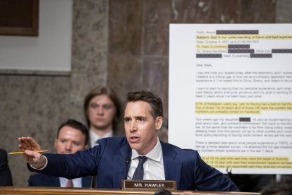 Hawley en el Senado/ Rod Lamkey