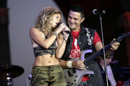 Colombian singer Shakira and Spanish singer Alejandro Sanz.