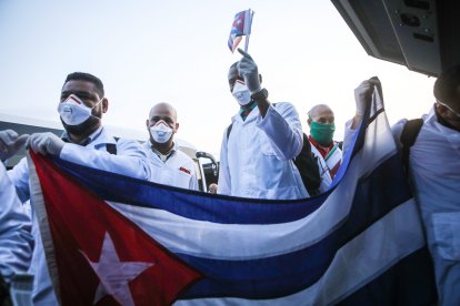 Médicos cubano