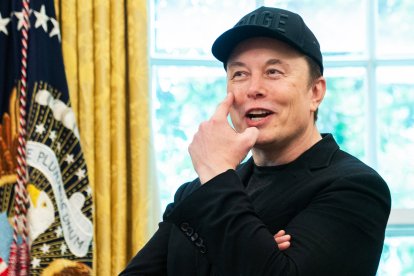 Musk en el Salón Ovál/ Alisson Robbert