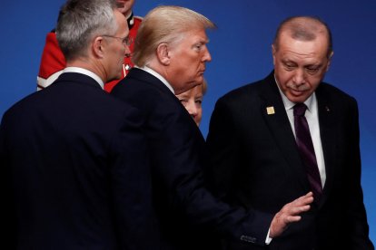 Trump (c) and Erdogan (r) in a file image
