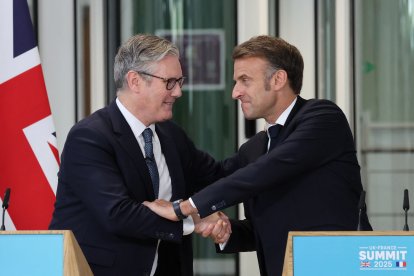 El primer ministro del Reino Unido, Keir Starmer, y el presidente de Francia, Emmanuel Macron