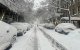La nieve cubre los coches en una calle de Nueva York. Una fuerte tormenta de nieve azota el noreste de EEUU.