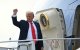 Donald Trump abordando el Air Force One