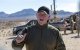 El zar fronterizo Tom Homan habla con los medios de comunicación durante su visita a la frontera entre EE.UU. y México