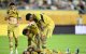 Los jugadores de Boca Juniors se lamentan tras el gol de Olise