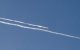Se observan estelas de cohetes en el cielo sobre la ciudad costera israelí de Netanya