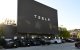 A 45-foot LED screen and Tesla cars are seen at Elon Musk's Tesla Diner on Santa Monica Blvd in the Hollywood neighborhood of Los Angeles on July 8, 2025. Described by Musk in August 2023 as "Grease meets the Jetsons with Supercharging," the retro-futuristic diner will serve classic American fare like burgers and milkshakes.
586 / 5.000
Una pantalla LED de 13,7 metros y coches Tesla se ven en el Tesla Diner de Elon Musk en Santa Monica Blvd