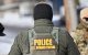 Agente del ICE durante una operación de control migratorio en Minneapolis